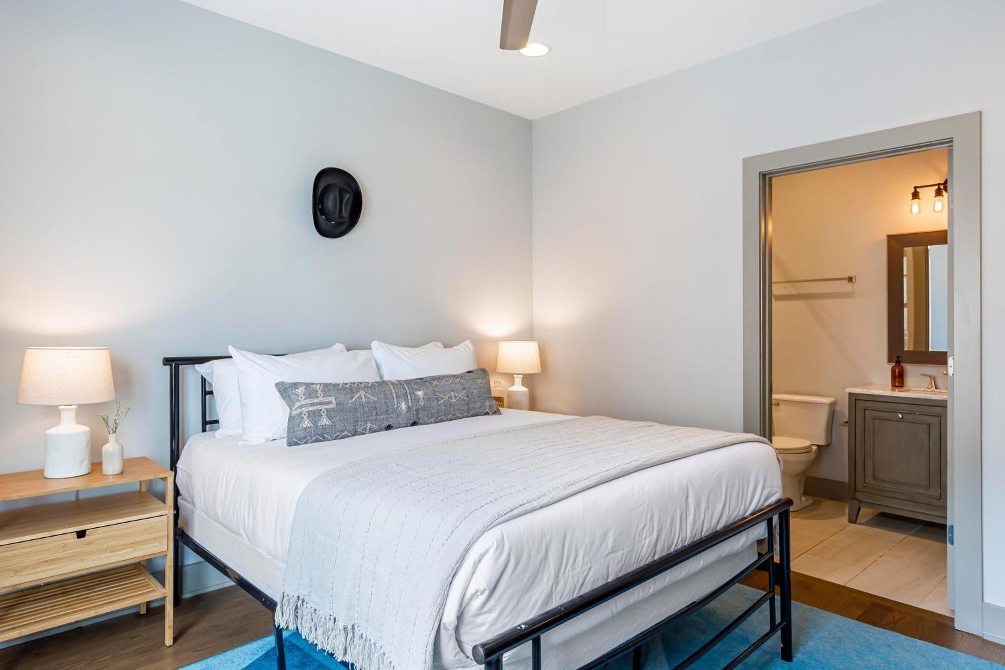 Waverly By Avantstay Nashville-Inspired Townhome W Luxury Kitchen Pool Table المظهر الخارجي الصورة