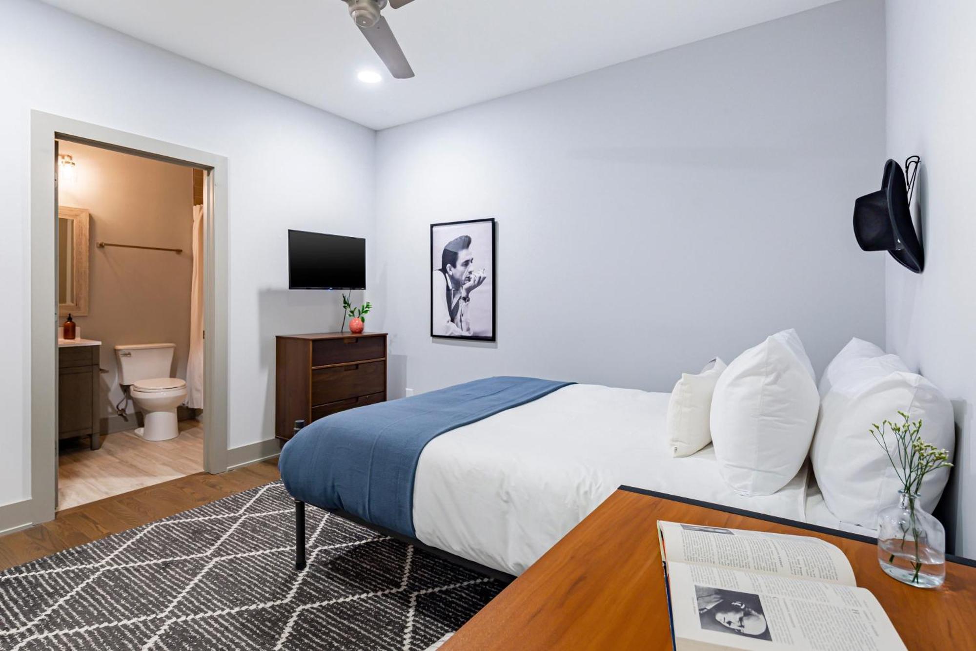 Waverly By Avantstay Nashville-Inspired Townhome W Luxury Kitchen Pool Table المظهر الخارجي الصورة