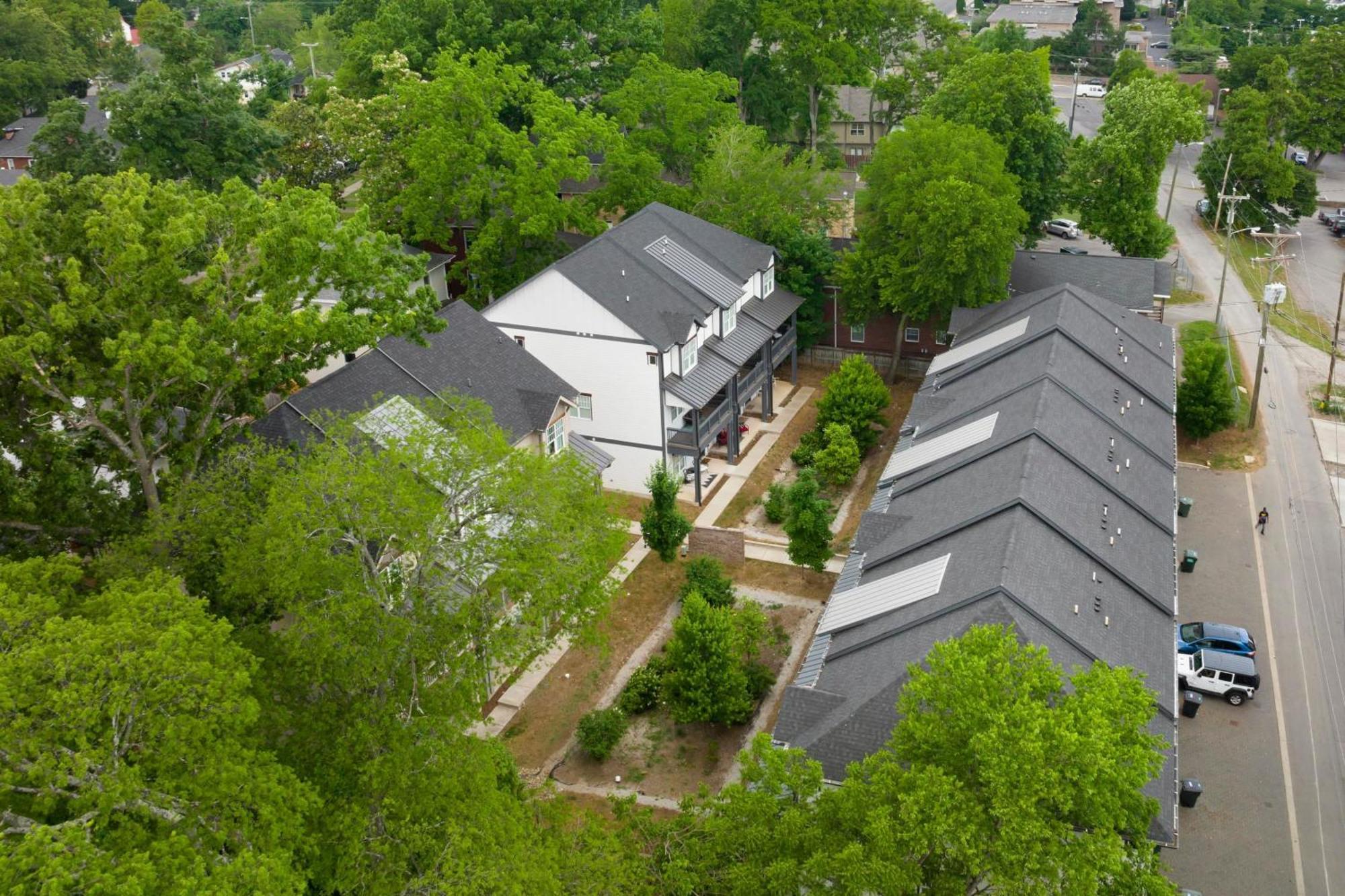 Waverly By Avantstay Nashville-Inspired Townhome W Luxury Kitchen Pool Table المظهر الخارجي الصورة