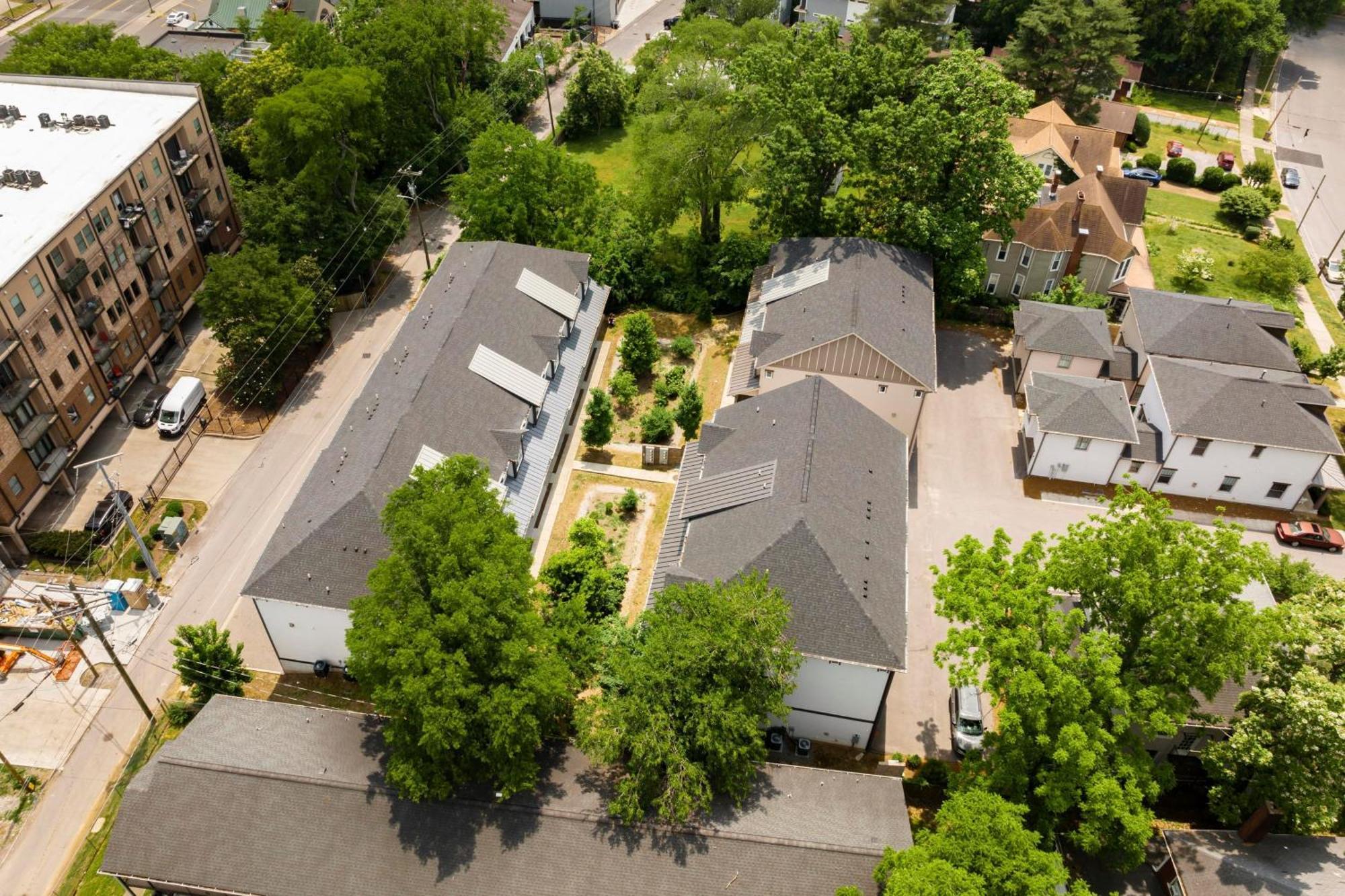 Waverly By Avantstay Nashville-Inspired Townhome W Luxury Kitchen Pool Table المظهر الخارجي الصورة