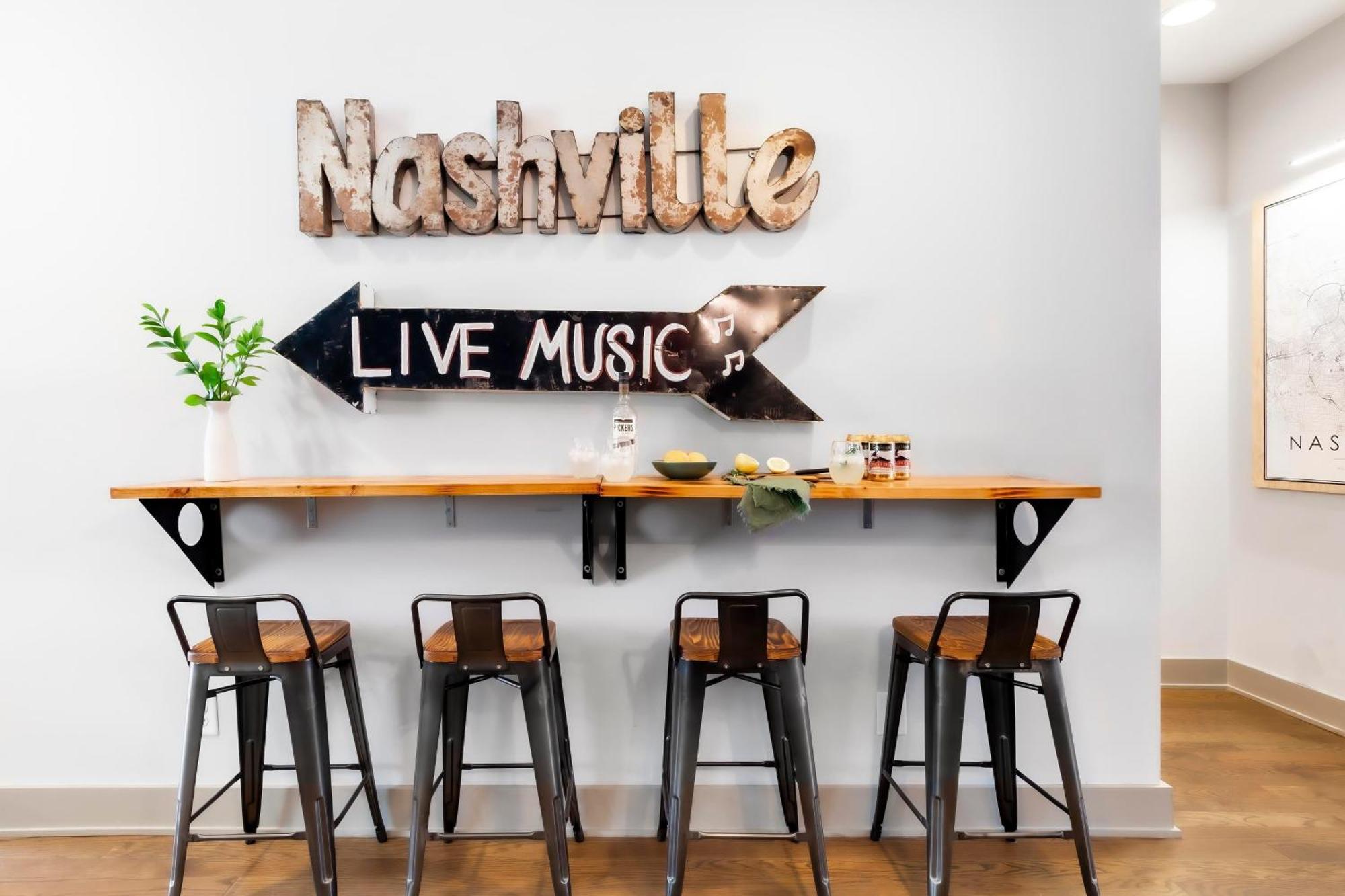 Waverly By Avantstay Nashville-Inspired Townhome W Luxury Kitchen Pool Table المظهر الخارجي الصورة