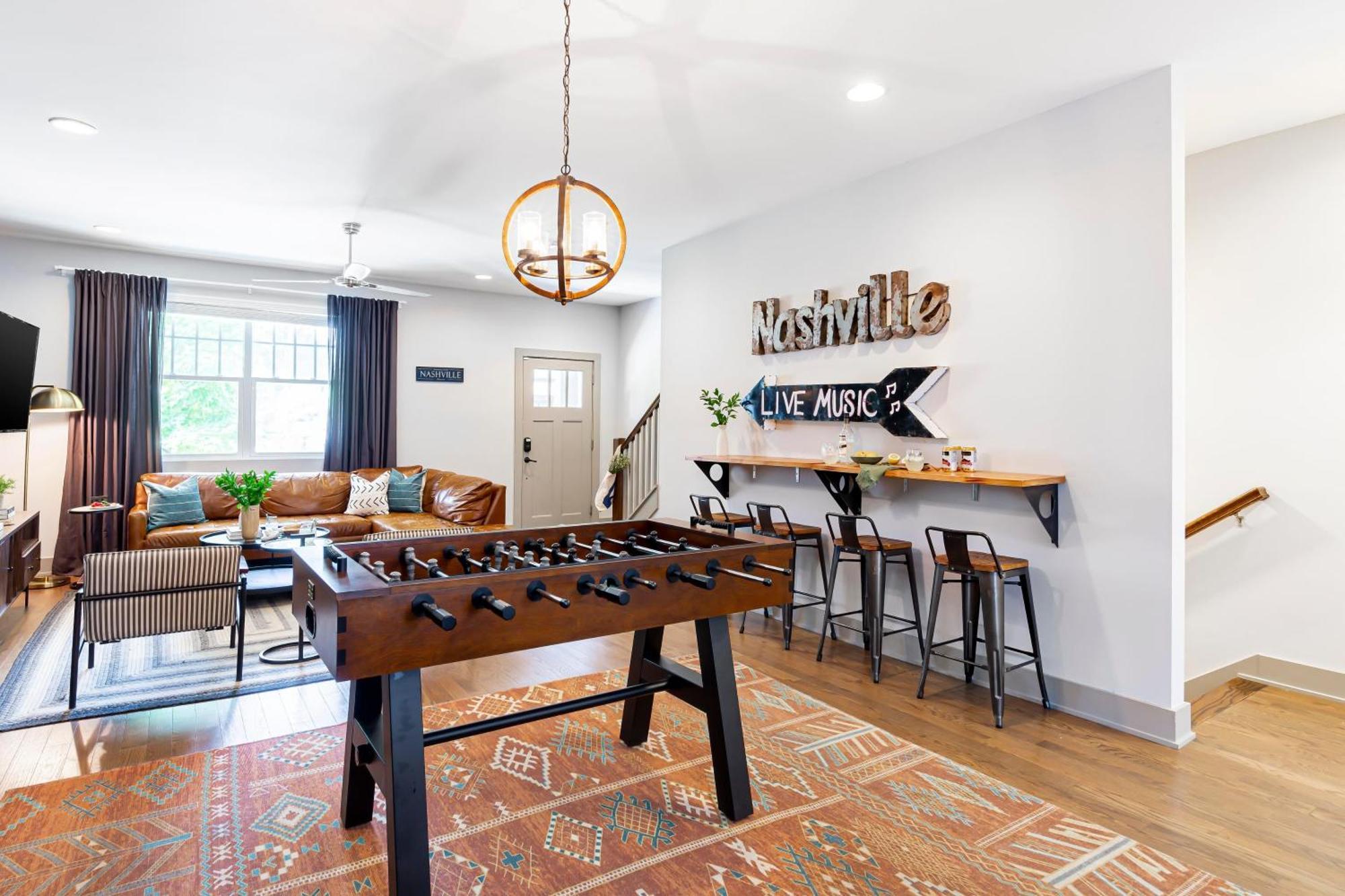 Waverly By Avantstay Nashville-Inspired Townhome W Luxury Kitchen Pool Table المظهر الخارجي الصورة